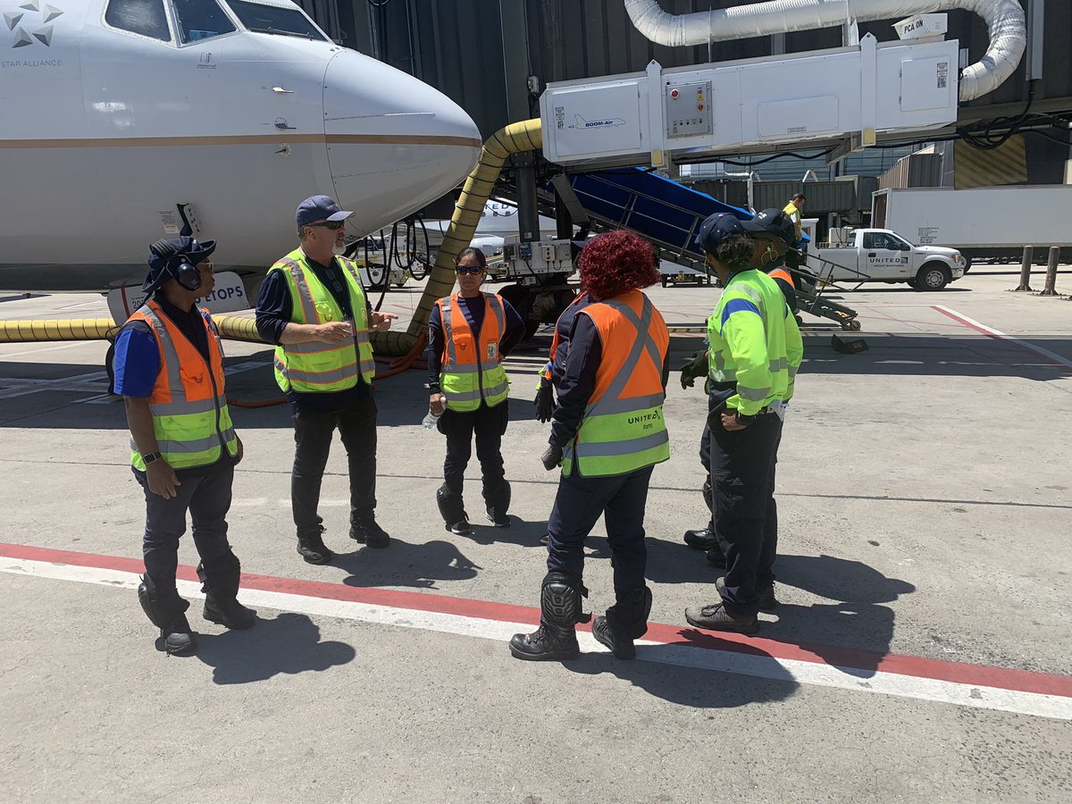 EWR AO new hires know theres power in their presence to prevent holdouts and delays that keeps our customers coming back for reliability #GoodLeadsTheWay <a href="/JMRoitman/">Jon Roitman</a> <a href="/MikeHannaUAL/">Mike Hanna</a> <a href="/KevinSummerlin5/">Kevin Summerlin</a> @UA_Ramp_Proud <a href="/Davidwi97357603/">David wisdom</a> <a href="/BsquaredUA/">Bradley Boyd</a> <a href="/Catalinarioso/">Catalina Rios</a> <a href="/SalangaJ/">Jonathan Salanga</a> <a href="/TonyBresciani/">Tony Bresciani</a>