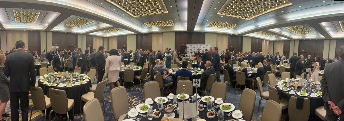 1flybymike's tweet photo. Excited to be back at an @AeroClubDC luncheon. Great turnout to hear @SecretaryPete’s inspiring words about how everyone needs to work together to create a strong future for America’s continued aviation leadership. https://t.co/S1bz3TPSP3