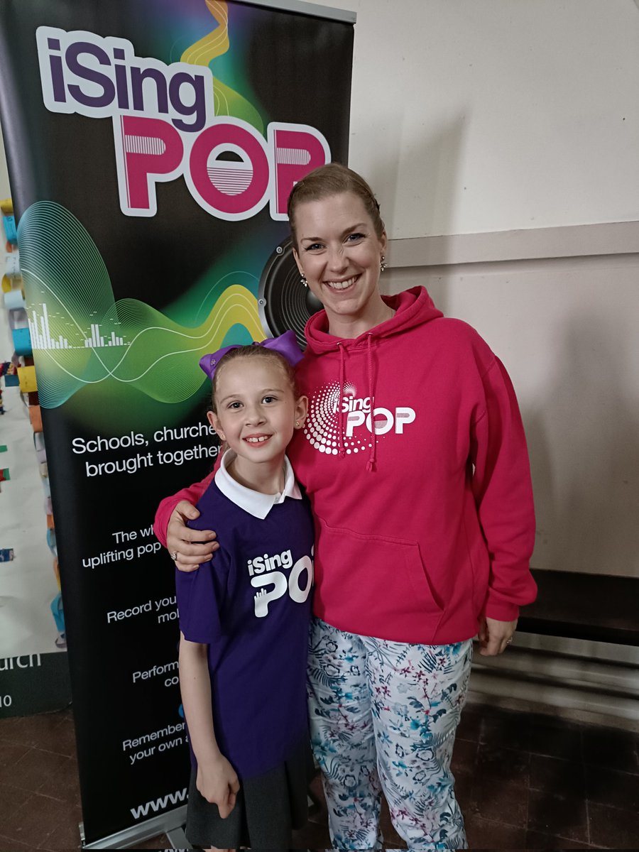 Millie all ready and so excited to do her <a href="/iSingPOP/">iSingPOP</a> concert tonight with St Anne's that she got here early to get a photo ❤️