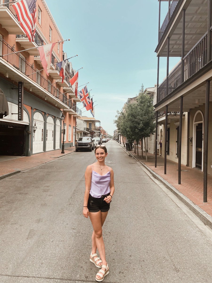 🧡Meet our Warriorettes!🧡

This is Tori!
•She has been dancing for 12 years
•Her Starbucks order is an iced chai tea
•Fun fact! She has taken a dance class with the Rockettes!