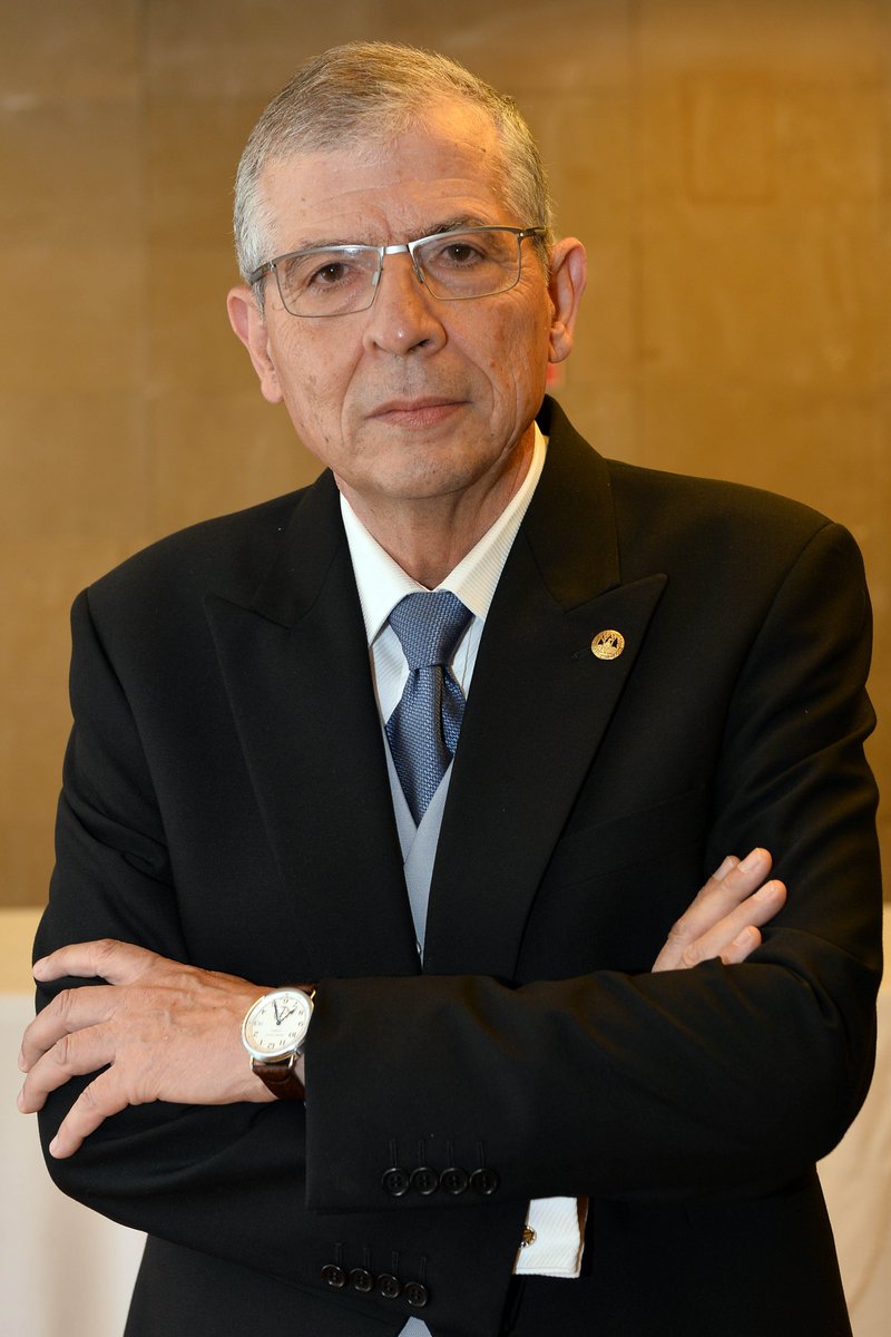 Nuestro compañero, el Prof. Manuel Hernández Córdoba, Profesor Emérito del Departamento de Química Analítica de la <a href="/UMU/">Universidad Murcia</a>, Medalla de Oro de la ANQUE (Asociación Nacional de Químicos e Ingenieros Químicos de España) del año 2022 <a href="/anquequimicos/">ANQUE</a>. ¡Enhorabuena!