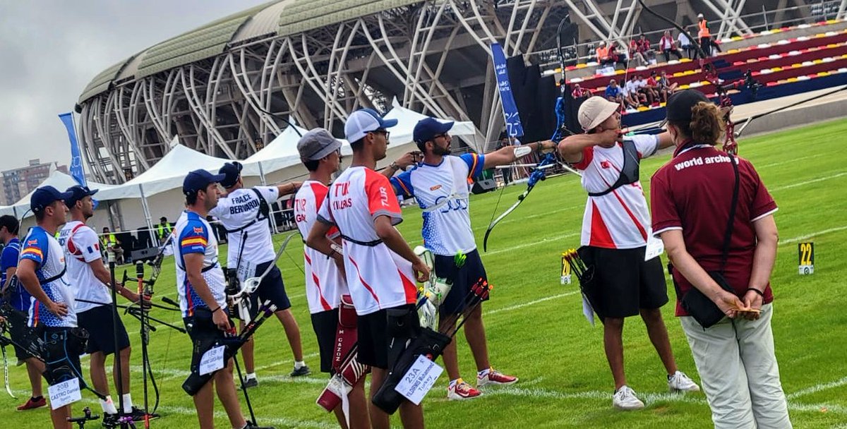 RFETA's tweet photo. #JMOran2022

¡Nuestro equipo masculino se clasifica para la final de los Juegos Mediterráneos de Orán!

RH 🇪🇦 6:2 🇹🇷

Gran victoria de Pablo, Maikel y Dani, que lucharán por el oro el viernes por la mañana (11:55) contra Francia.

¡ENHORABUENA CHICOS!

#TeamRFETA https://t.co/eTp7UNq7Hi
