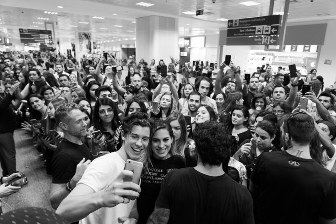 ShawnMendesBRA's tweet image. Há 4 anos, Shawn Mendes chegava no Brasil, pela segunda vez, para se apresentar no Villa Mix Goiânia! ✨🇧🇷🥹