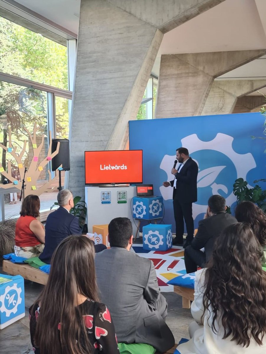 Latvia 🇱🇻 and <a href="/UNESCO/">UNESCO 🏛️ #Education #Sciences #Culture 🇺🇳</a> #SIDS Group 🌊🏝 honoured to jointly host the Pre-summit Side event on digitazing education. 
Many thanks 🙏to <a href="/Lielvards/">Lielvārds</a> for the fantastic presentation!