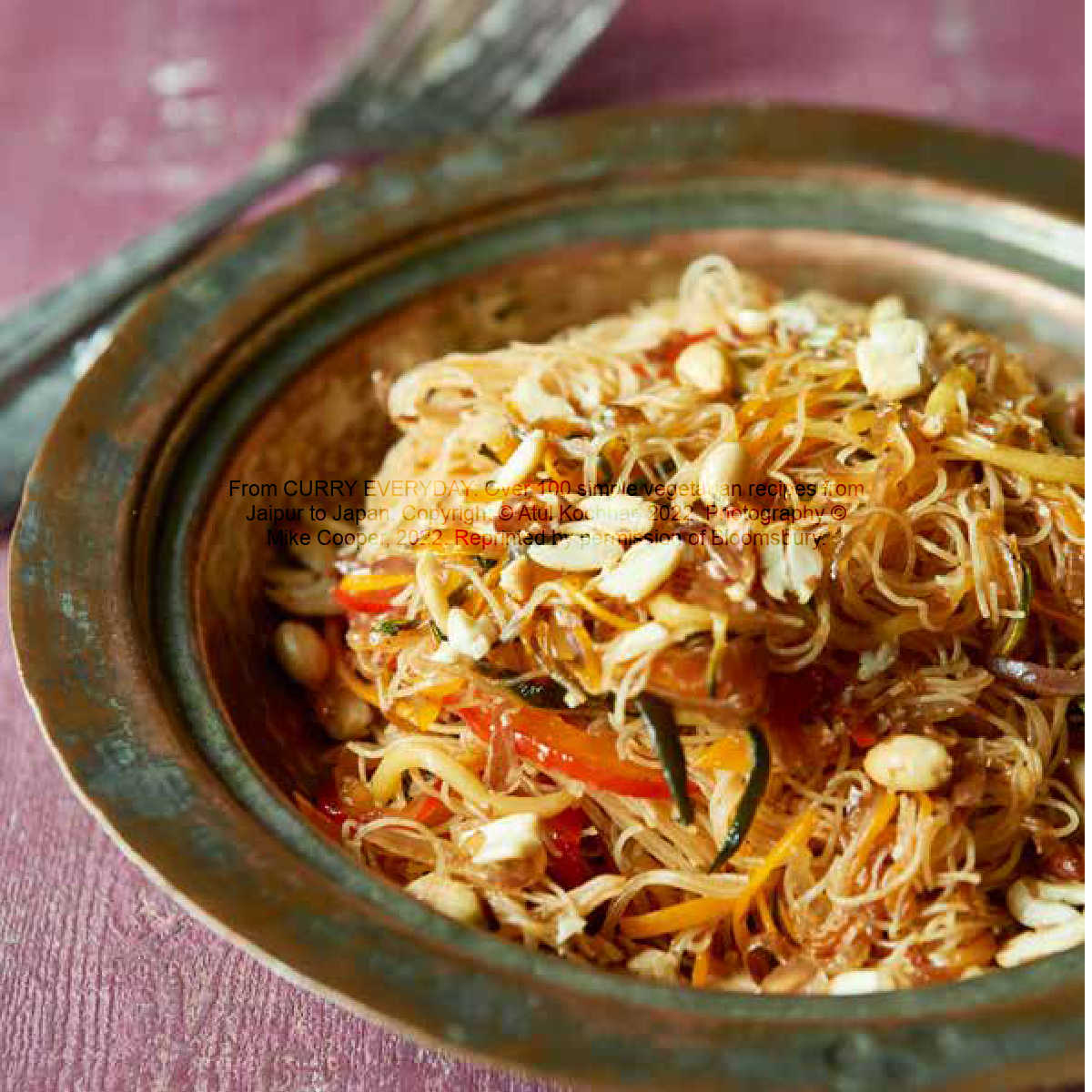 MouthfulNow's tweet photo. Easiest PAD THAI Recipe ever (link to recipe) Vegan Pad Thai - https://t.co/RiMTVJmCQX from CURRY EVERYDAY © Atul Kochhar, 2022. Photography © Mike Cooper, 2022 and reprinted by permission of Bloomsbury. Featured in BLUE MOUNTAIN LIVING magazine, June 2022. https://t.co/ZhLaVFijBH