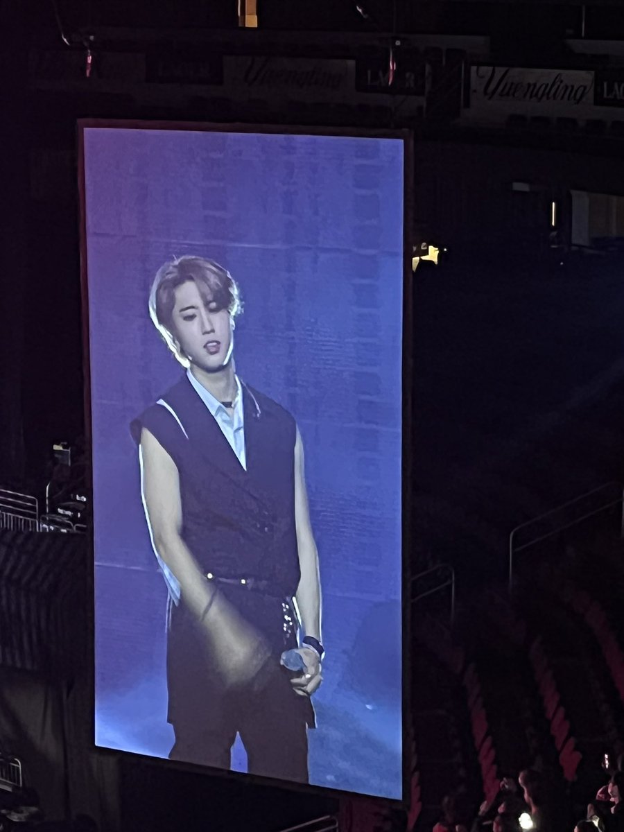 lovebugbeom's tweet photo. Got to see this freakin weirdo last night. Day 2 here we come 😱 FREAKIN SOUNDCHECK LETS GOO https://t.co/OGZAbIjcHx
