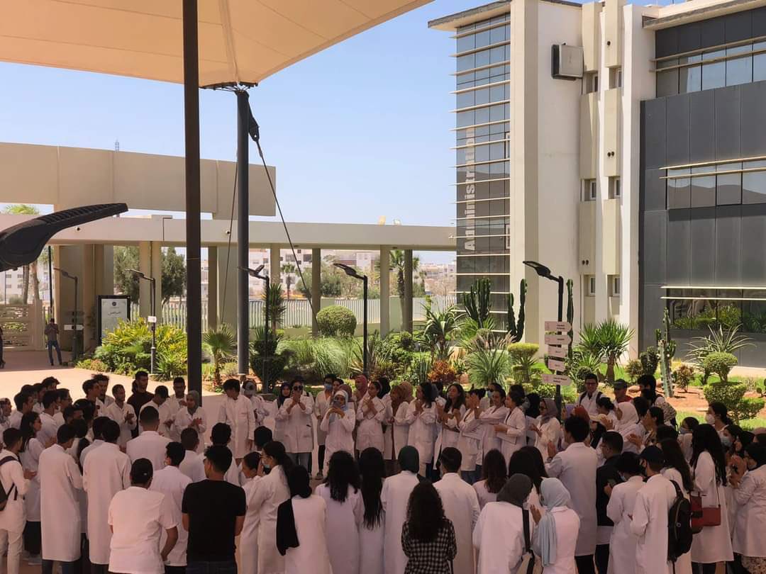 IbtihalToubi7's tweet photo. Touche pas à ma formation =
Touche pas à mon patient
#جودة_التكوين_الطبي_خط_أحمر https://t.co/TXz5To9ZbV