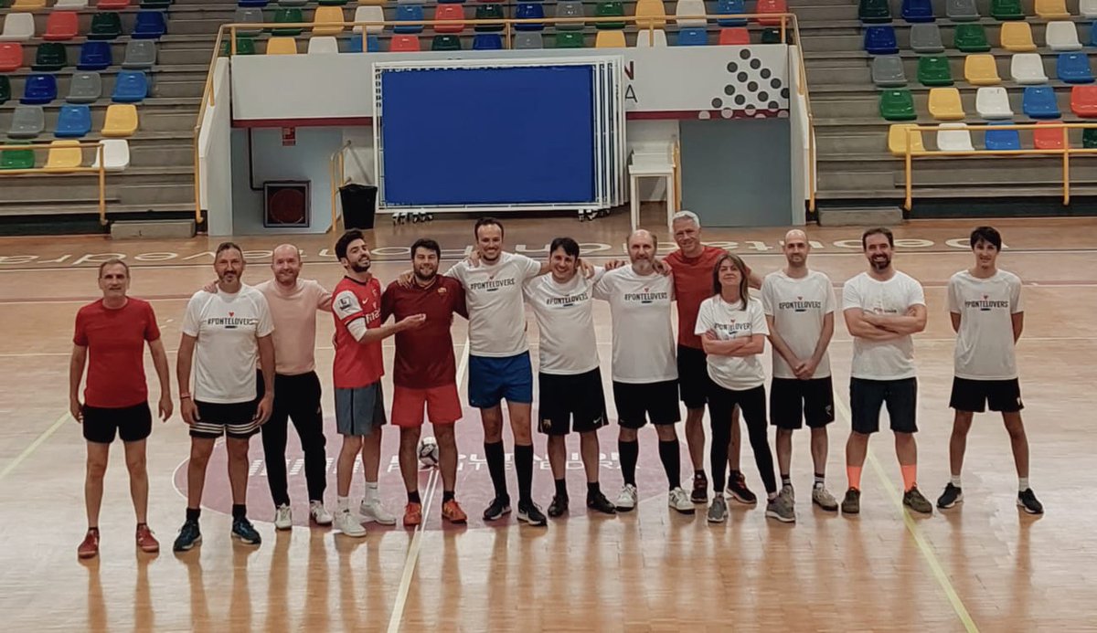 ⚽️ O <a href="/PSOEPonte/">PSOE Pontevedra</a> púxolle loita e paixón ❤️, pero non puido co dominio técnico e físico do Ondas CF 📻 Noraboa a este equipazo de profesionais da comunicación🎙<a href="/ivanmontans/">Iván Montáns</a> <a href="/Juandesola/">Juan de Sola🎙️</a> <a href="/p_romero93/">Pablo Romero</a> <a href="/pablolagortve/">Pablo Lago Pita</a> <a href="/NachoLimetre/">Nacho Limetre</a> José Jardón