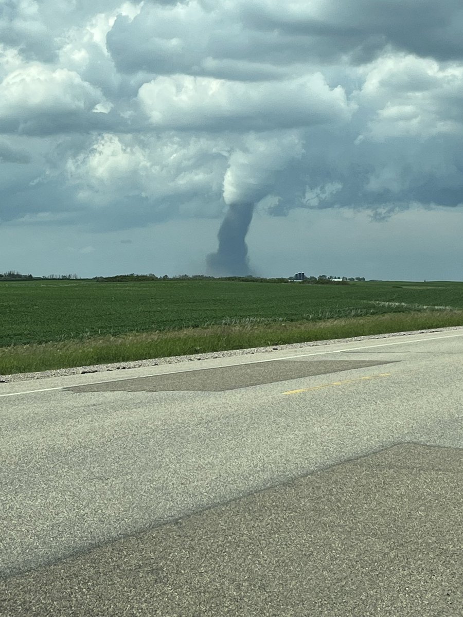 Tornado touched down just outside our small #Saskatchewan town (Watrous) a half hour ago. #skstorm

Please take watch and be safe ❤️