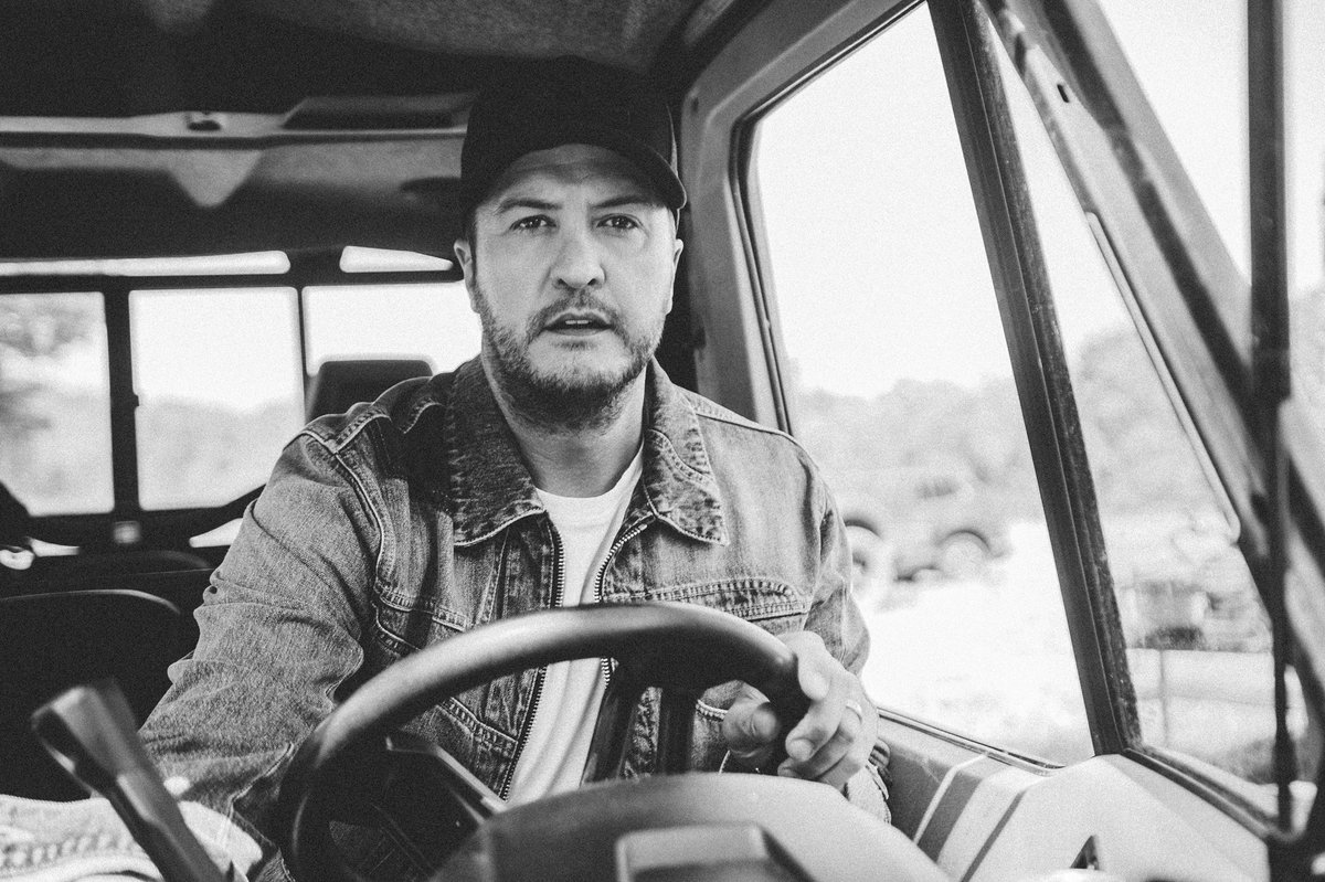 lukebryan's tweet photo. “Hey y’all, country on…” https://t.co/YZKNqdbt4a https://t.co/7Mvz3A4Dqw