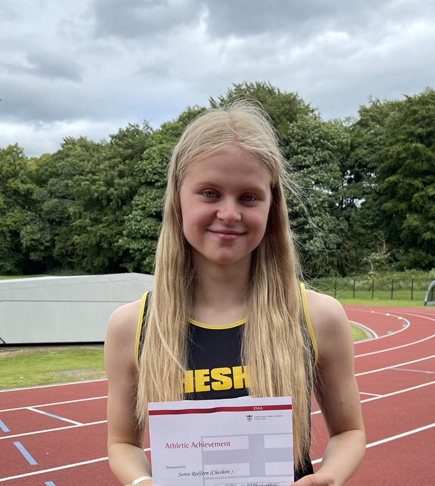 Lorraine Redfern tweet media