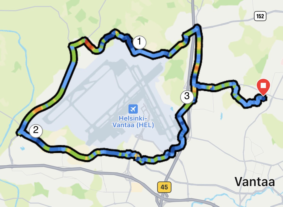 juzzuf's tweet image. Since “Tour de HeVa” was a great success last week, I went for a ride again. This time I spotted a deer, dozens of rabbits, three planes landing on 04L and a beautiful sunset. Cycling is so much fun!

#cycling #FocusBikes