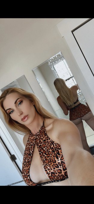 Hey twitfam ❤️ https://t.co/x9qRlgtk1C