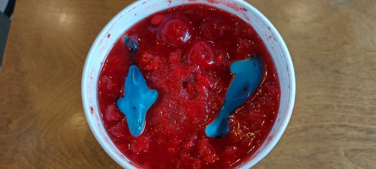 KrishPlushMaker's tweet photo. Celebrating Shrkk Week Early w/ Hooman Fwenz... Pretty sure @gawrgura would LOVE this #SharkWeek Slushi from @sonicdrivein!
Gudv Slushi! Gudv Sveets!
Gudv Shoogars! Gudv Krish!
GUDV SHRKK!~ ๐ฆ๐
#SharkWeek2022 #SonicSlush #gawrgura #KrishPlushSocial https://t.co/76V2QD5PEL