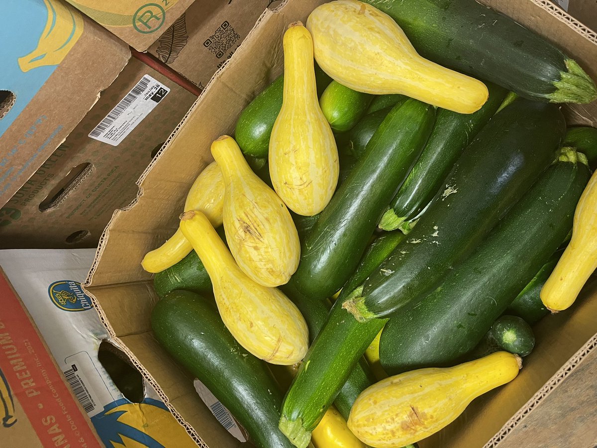 foodbank_GWDSC's tweet photo. We love fresh garden vegetables! Thanks to our local
farmers who provide fresh vegetables to our clients at FBGC! #grownlocally #vegetables #FBGC #PCCI @tranquility1913 https://t.co/1DFpJHkbuJ