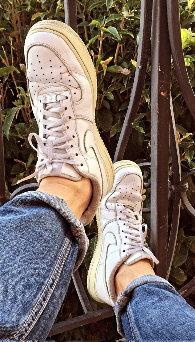 johntwink4's tweet photo. #sockless #teamnosocks https://t.co/CrLNm7Exi4