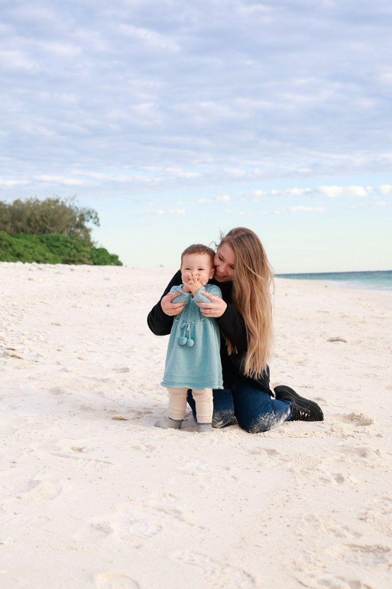 BindiIrwin's tweet photo. These smiles and hugs make my life. 💙 https://t.co/7VdsBGO3Ix