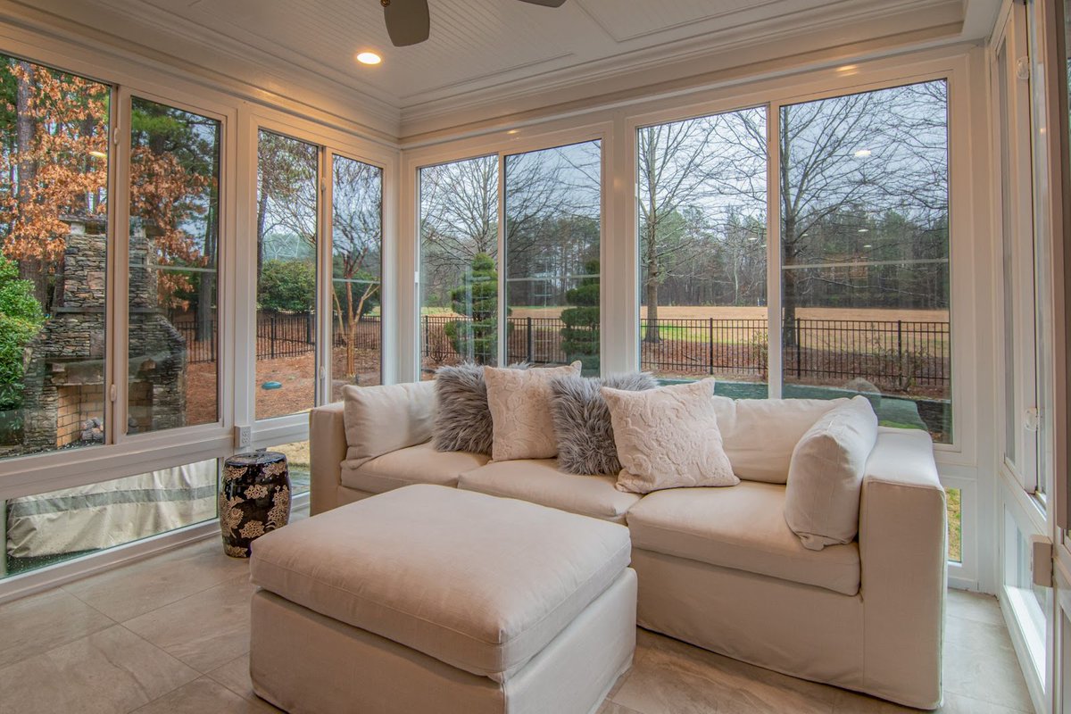 Michael_Ragosin's tweet photo. Last week we had the longest day of the year. Which is the perfect time to showcase these floor to ceiling windows and appreciate the natural lighting.

Michael Ragosin 604.644.0550
Real Estate and Property Management Service https://t.co/avV3nDxti7 https://t.co/Wjt2wbxFup