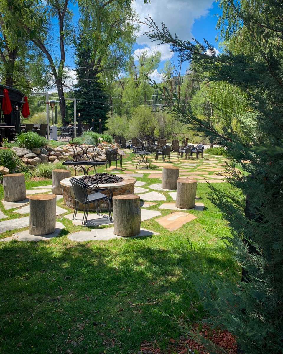 E3Chophouse's tweet photo. Patio days are best days!
#E3ChophouseSteamboat #HumblyServing #PatioDining https://t.co/C8Eq4r8Y47
