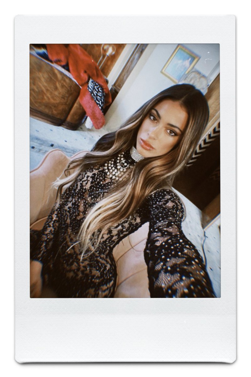 𝐩𝐨𝐥𝐚𝐫𝐨𝐢𝐝𝐬 𝐨𝐟 𝐭𝐢𝐧𝐢 (@polaroidsoftini) on Twitter photo 