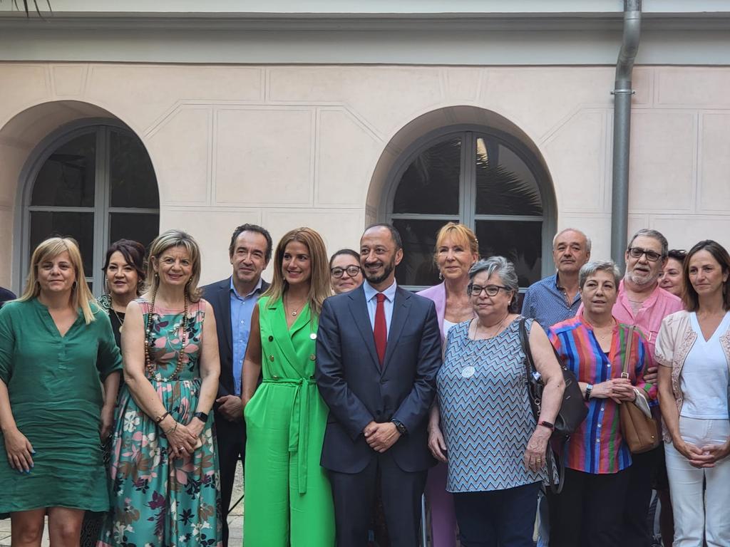 adyangelica's tweet photo. Un espacio de encuentro y diálogo, entre diferentes actores y roles, poniendo el foco en acciones concretas a favor de la #CalidadDeVida del #pacienteEPOC, sus familias, la #SaludRespiratoria, el camino recorrido y lo que falta recorrer. Enhorabuena #APEPOC, enhorabuena a todos! https://t.co/m3SNiAJf1D