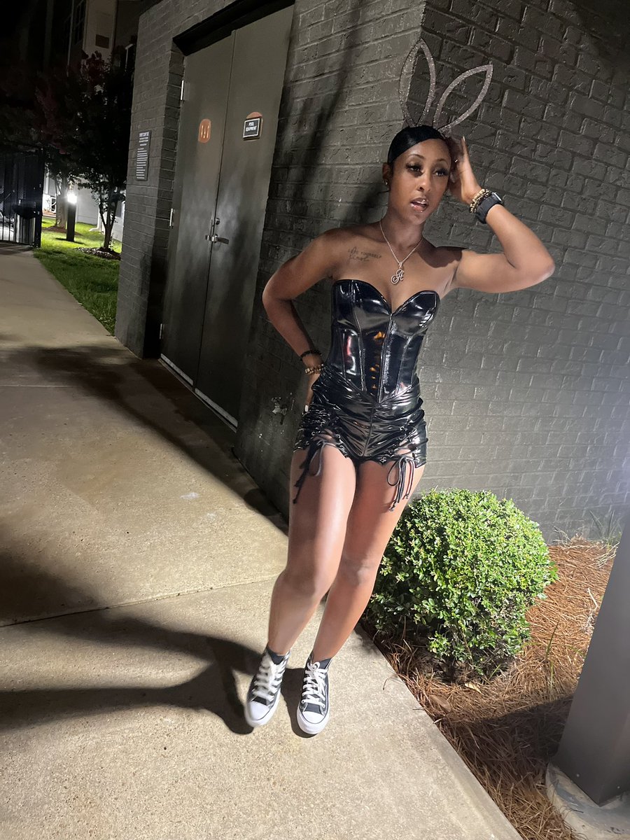 thealiciarlove's tweet photo. thatGIRL. #playboyedition ๐ฅ https://t.co/jze4fJhlIy