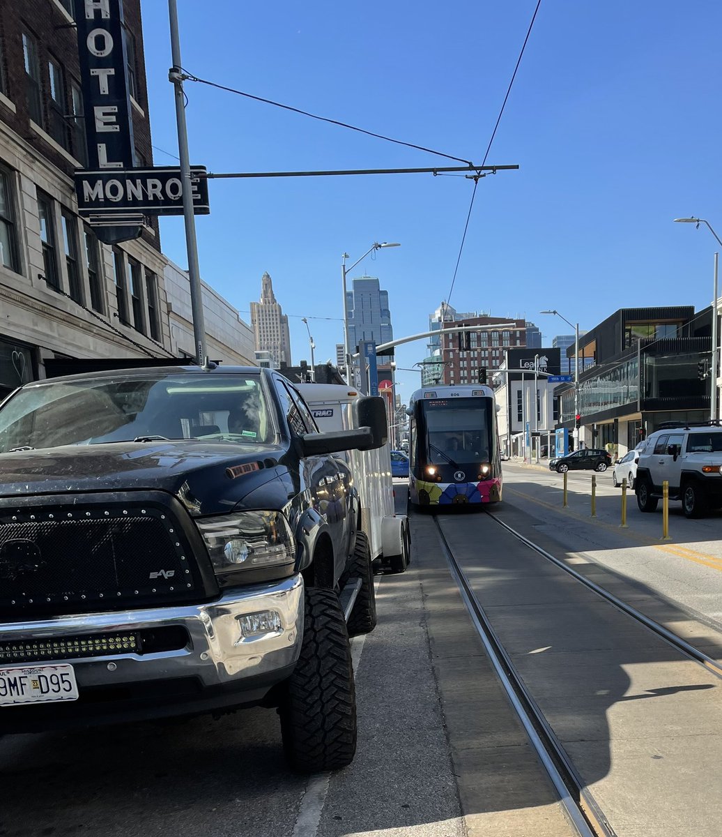 KC Streetcar 🚊💙 tweet media