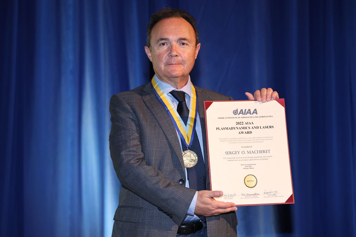 Congratulations to Sergey O. Macheret, @LifeAtPurdue, on receiving the 2022 AIAA Plasmadynamics and Lasers Award! #AIAAaviation