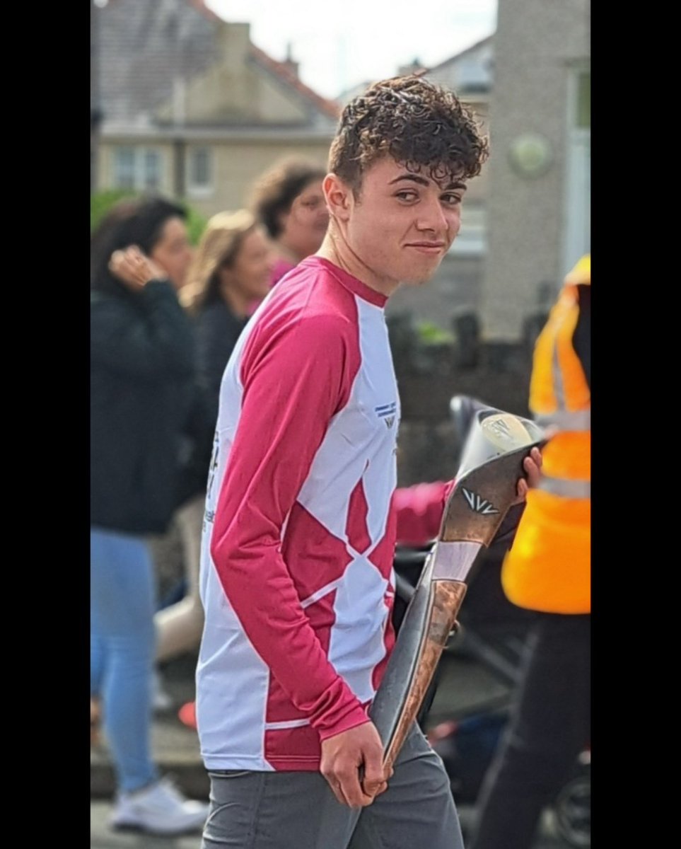 LewisMLJCS's tweet photo. Diwrnod gwych heddiw, rydym yn falch iawn fod Jac wedi cael ei ddewis i fod yn gludwr baton ar gyfer Taith Gyfnewid Baton y Frenhines. Am fraint!
Very proud day today for Jac and family. What a privilege!
@YDHaddgorff
@TeamWales @DavidHughesYDH @Mon_Actif @birminghamcg22 https://t.co/u6pcuHBCYD