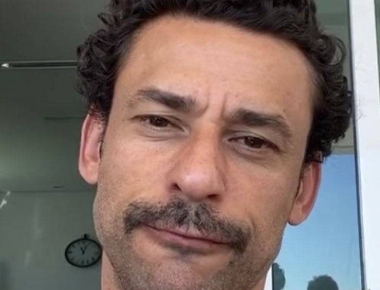 rodrigoffc_11's tweet photo. geral deixando so bigode dia 09? #BigodeDay https://t.co/eYQMYxlwdp