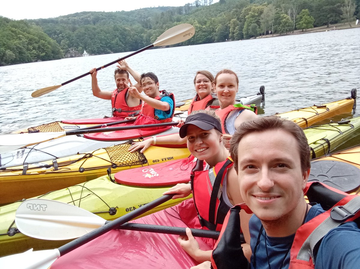 pkompanikova's tweet photo. Our traditional monthly team building, a.k.a. Bryjabeer, this time - kayak adventure 🚣‍♀️ 👩‍🔬🤗
#scientists #outsidethelab https://t.co/kGxx3aa2OC