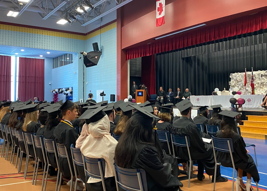 JosephineOCSB's tweet photo. Congratulations, St.Josephine's first ever Gr 12 graduating class! You have worked so hard for this and are so proud all you have accomplished!This is just the beginning of even more wonderful things! May you always have the heart of a Dragon!#Classof2022 @JosephineOCSB #ocsb https://t.co/TN5dIaV1pr
