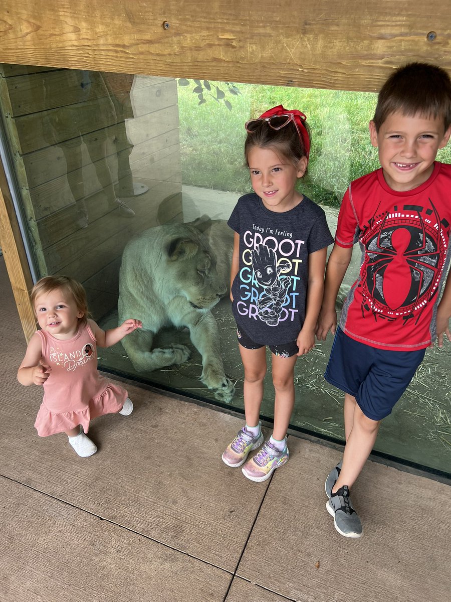 Mrs_Keltner's tweet photo. We hope everyone has been loving summer as much as we have! โ๏ธ #SoakingUpSummer https://t.co/DE6MgYBQQd