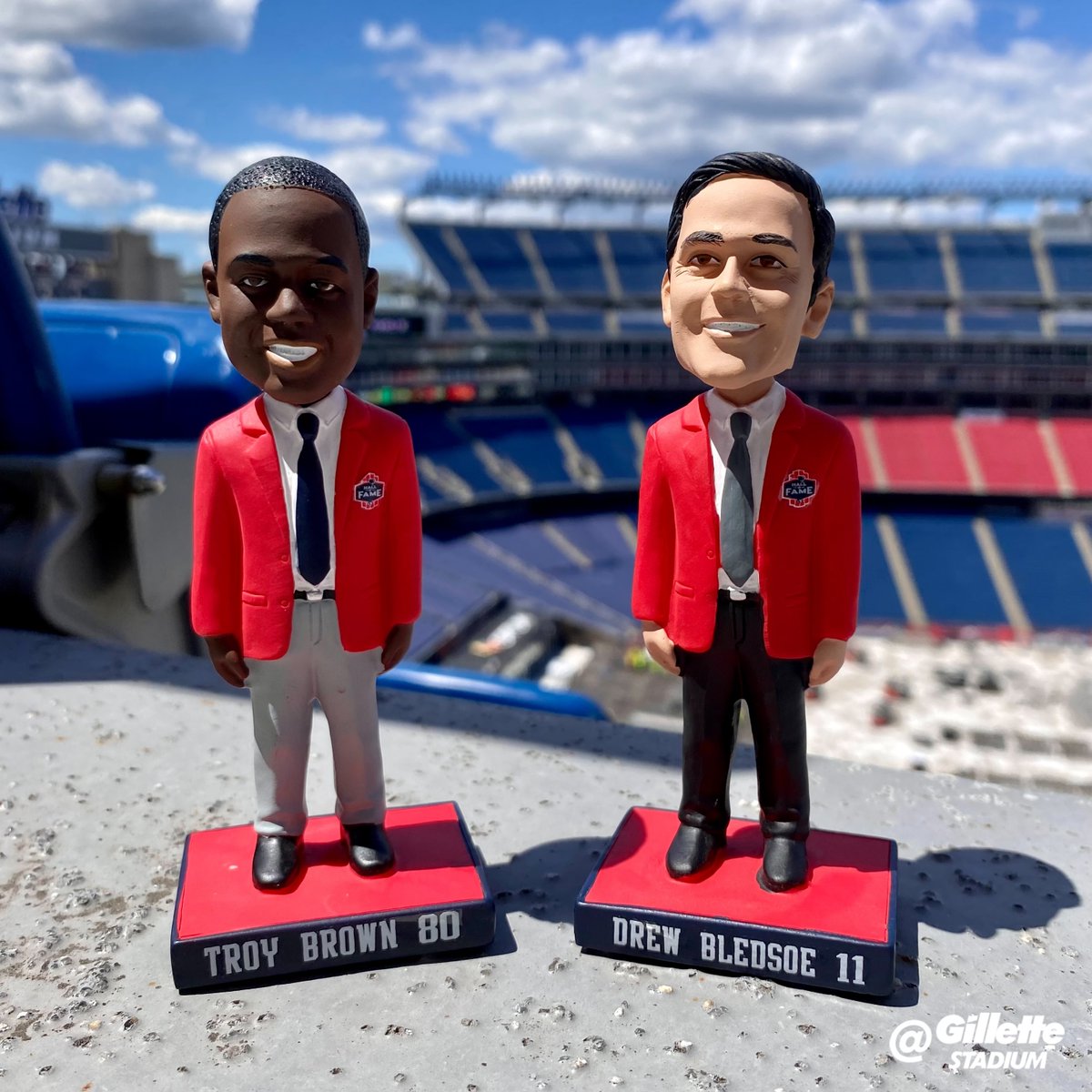 GilletteStadium's tweet photo. #SocialMediaDay continues!

RT &amp; follow us to enter to win a @Patriots bobble head courtesy of @TheHall. 

https://t.co/xsc9YjZv6U https://t.co/inqKCbCUCs