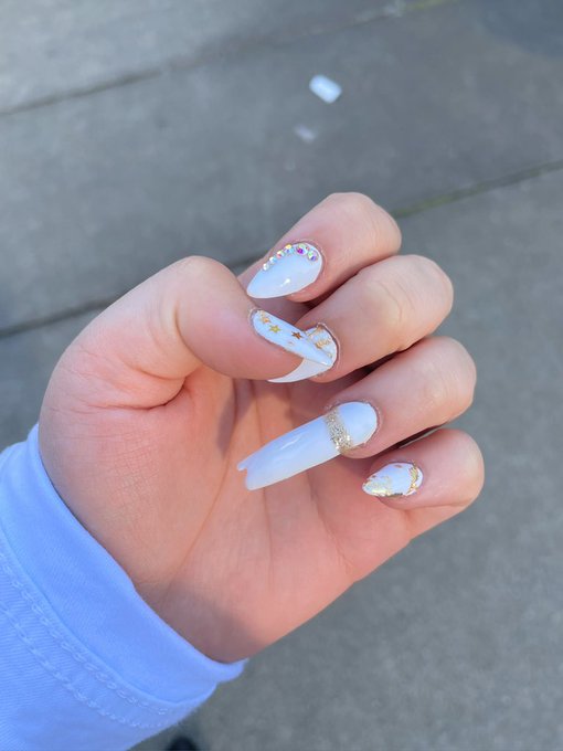 the cosplay🤠              the nails✨ https://t.co/f9WceVqVt9