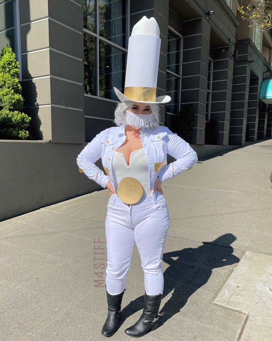 the cosplay🤠              the nails✨ https://t.co/f9WceVqVt9