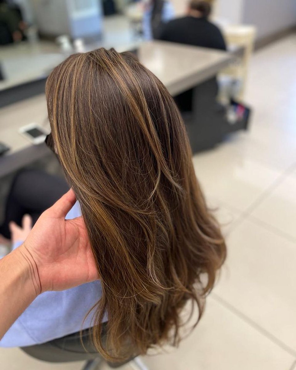 Brushlight uygulamalarıyla saçlarınıza parlaklık ve hareket katın!
#handehaluk #saçrenklendirme