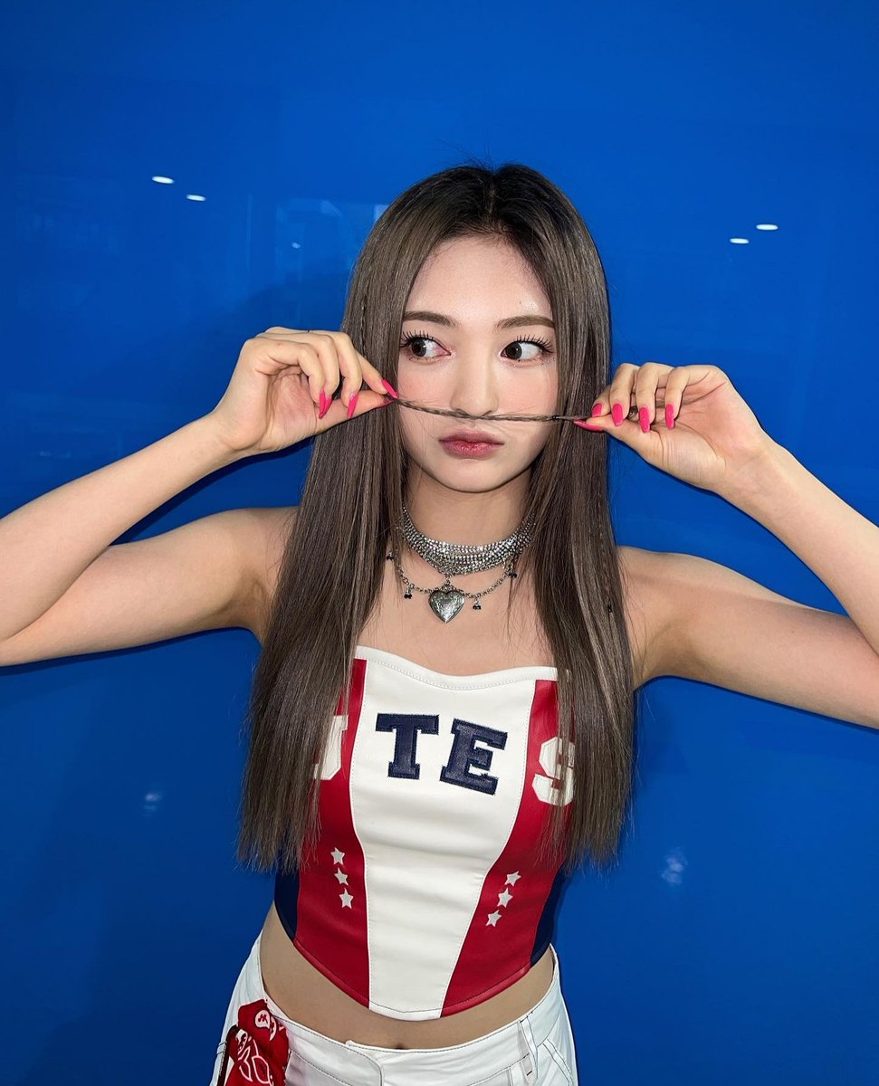KimChoyeonFR's tweet photo. [ Instagram ] 29.06.22

kimchoyeon.official  | "🍓🍓🍓🤍"

Bibii 🌈 

#CHOYEON #bugAboo https://t.co/VrMGV99KzE