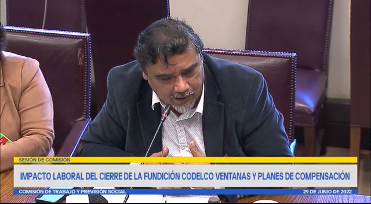 CobreFundicion's tweet photo. La presidenta @sindicato1Vent y el director del @sinturve de la División Ventanas exponen ante los integrantes de la Comisión de Trabajo y Previsión Social del Senado sobre el impacto laboral que significa el cierre de la Fundición #NoAlCierre #InversionParaVentanas https://t.co/X0zfUwZT8m