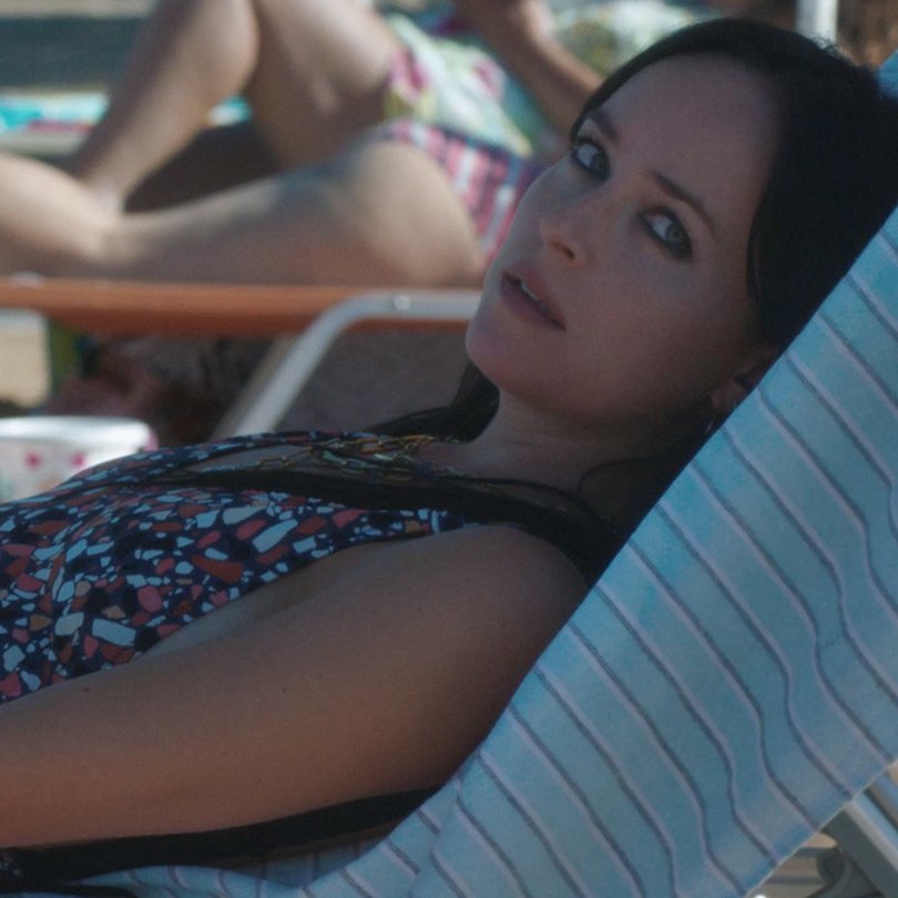 In celebration of Dakota Johnson's new film PERSUASION opening at the Paris, THE LOST DAUGHTER will be screening for free this Saturday.

RSVP here: bit.ly/3yut36r