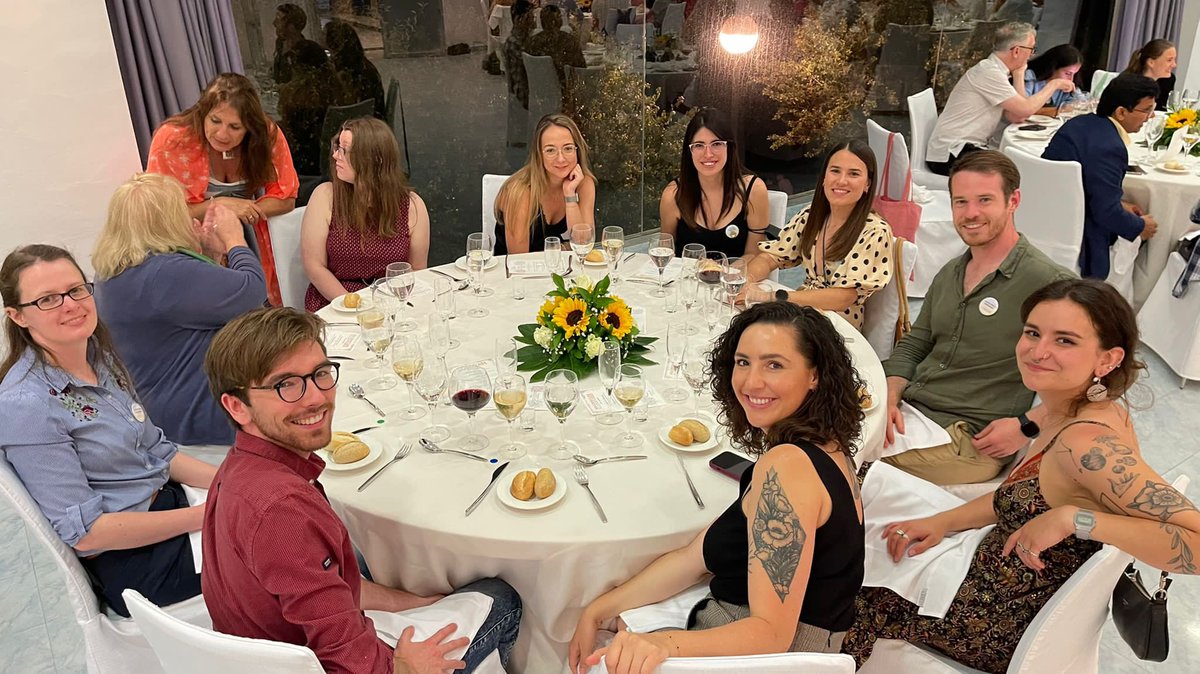 Halophiles22's tweet photo. Gala dinner 😎 https://t.co/VYYV4ixXOn