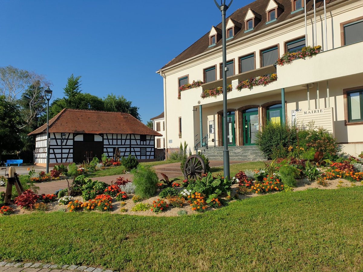 OrangeGrandEst's tweet photo. Les habitants d'Herrlisheim en Pays Rhénan peuvent désormais équiper leur foyer de la Fibre 🏡
Bienvenue dans les services à Très Haut Débit ⚡🤗 #CEAlsace
▶️ Découvrez votre éligibilité sur : https://t.co/Cy1JBR1ayf https://t.co/F09w1JSNZM