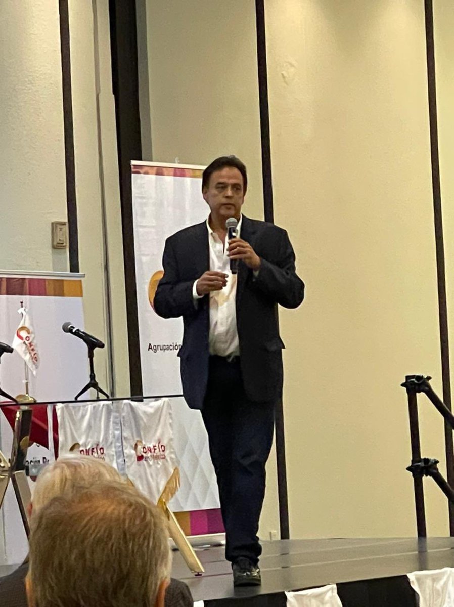 MujerProyecta's tweet photo. Agradecemos al Lic. @salvadorcosio1, la invitación a la Conferencia Magistral impartida por el Diputado @SantiagoCreelM “Situación Política del País con miras al 2024”. Excelente evento. https://t.co/b3NbTwPMuD