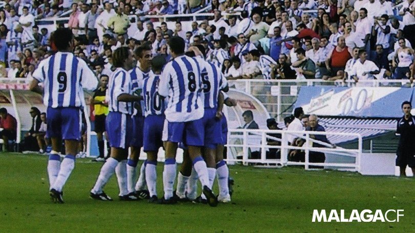 MalagaCF's tweet photo. 📆 29/06/03 📆

El Málaga 🅱 sella un épico ascenso a #LaLigaSmartBank tras ganar 3-0 en #LaRosaleda al Lanzarote.

🧢 Tapia
👥 Calatayud; Manolo Gaspar, Mario, Alexis, Calderón; Roby Merino (Koke), Juanito, Juan Rodríguez⚽, Nacho; Geijo⚽ (Capa) y Adán⚽ (Juanma)

#MCFMemoria https://t.co/sq5B61f6oW