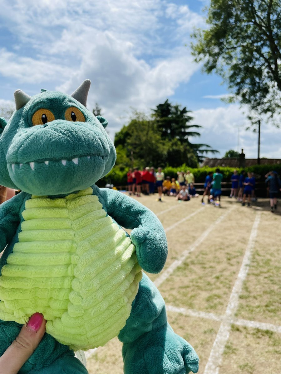 LeannBish's tweet photo. @Oaklandsschool Official mascot #teamdragon https://t.co/JXVudUopZ2