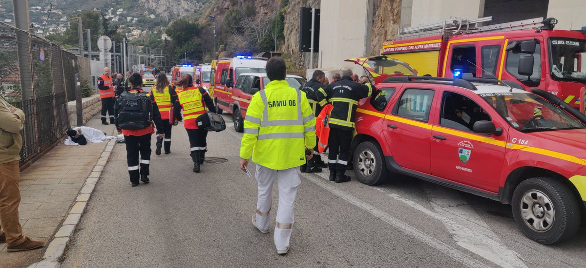 AMUAlpesMaritimes (@amu_06) on Twitter photo #ECN2022
Et si je choisissais la médecine d'urgence?
Diversifiée, motivante, passionnante etc
On en parle?
<a href="/AJMUrgences/">AJMU - Association des Jeunes Médecins Urgentistes</a> #SAMU06 #CHUNice #ECN2022
Et si je choisissais la médecine d'urgence?
Diversifiée, motivante, passionnante etc
On en parle?
<a href="/AJMUrgences/">AJMU - Association des Jeunes Médecins Urgentistes</a> #SAMU06 #CHUNice