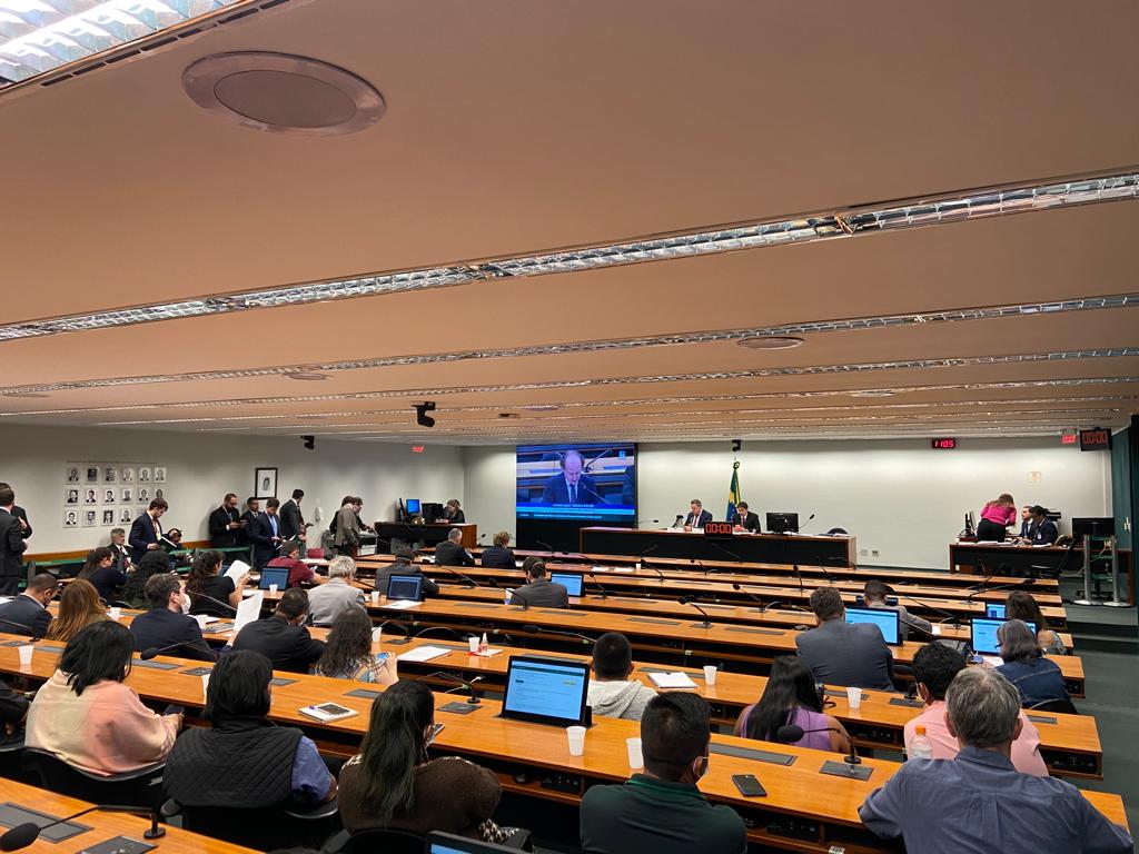 CMADSUSTENTAVEL's tweet photo. Hoje (29), na reunião deliberativa da CMADS, foram discutidos projetos e requerimentos.
Destaque para as seguintes aprovações: ⬇️➕ https://t.co/uv5HP1UmmL