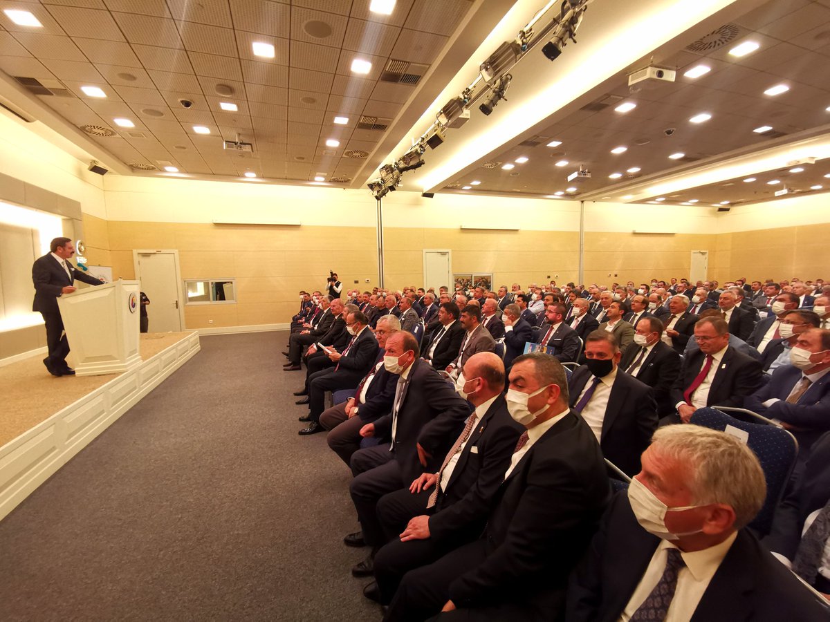 Ekonomi Şurası öncesinde TOBB Başkanımız Sayın M.Rifat Hisarcıklıoğlu'nun katılımıyla, 365 Oda ve Borsa Başkanları ile birlikte hazırlık toplantısı gerçekleşti.