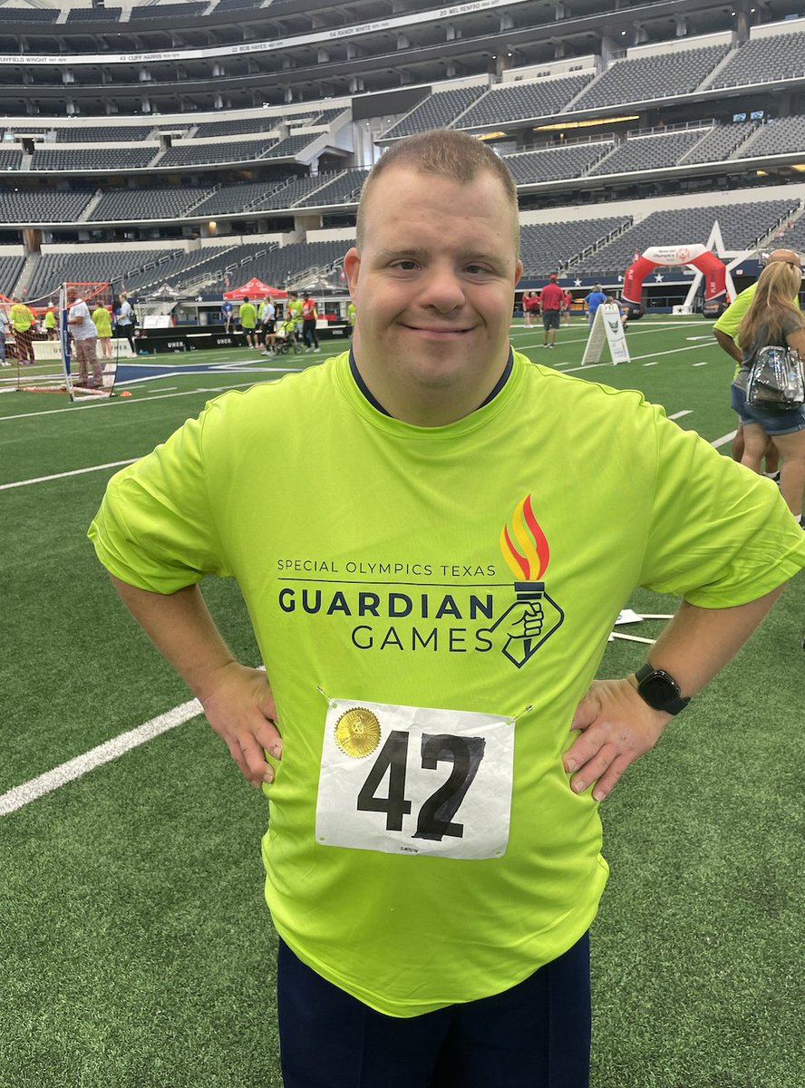 Athlete Spotlight ✨ SOTX athlete Nicholas, from the Notre Dame School of Dallas, had the opportunity to compete at the Guardian Games last Friday. He competes in cheerleading, basketball, and bowling. Click the link to read more in this week's newsletter!
express.adobe.com/page/UDf1Lf3YR…