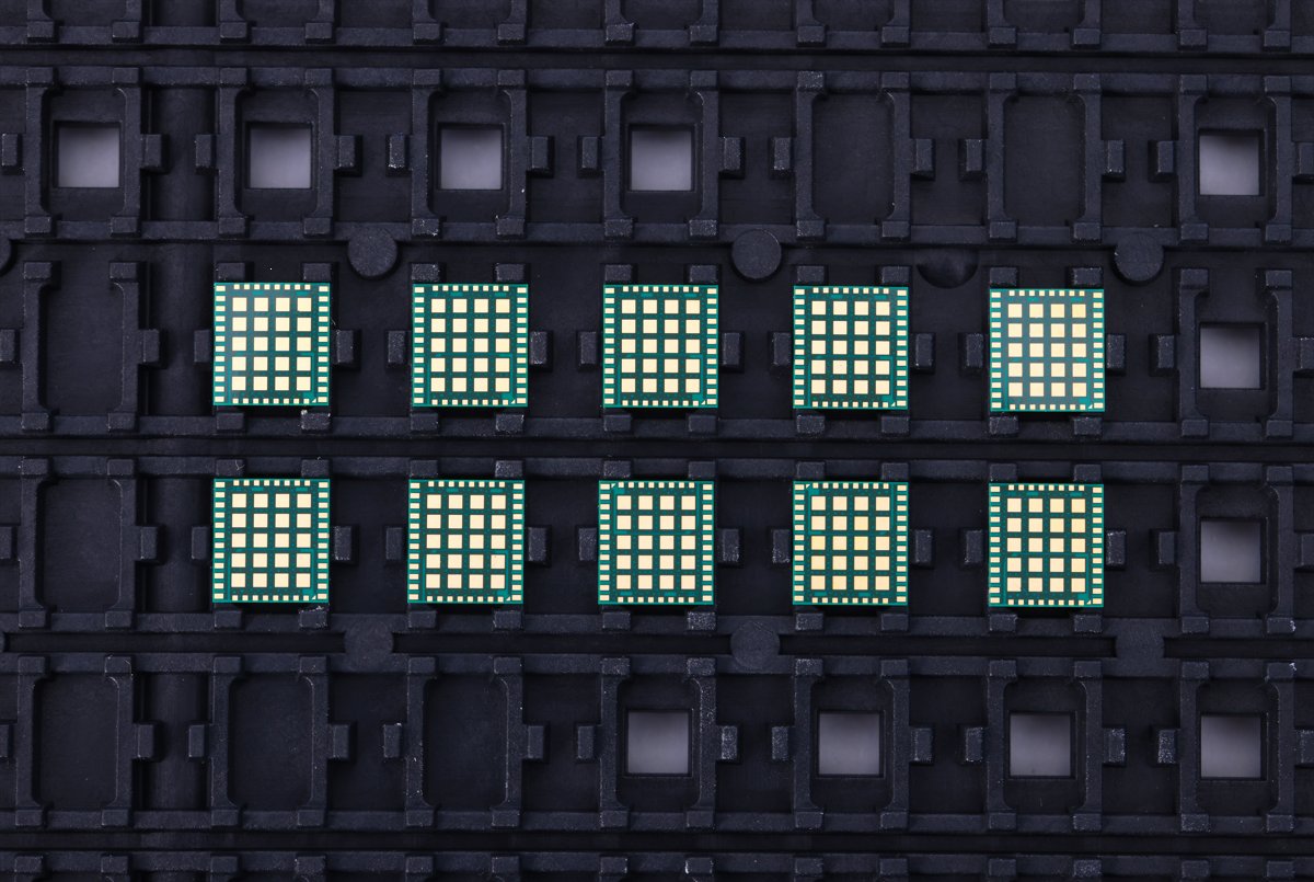 Intel AXG Custom Compute team is now shipping the Blockscale ASIC! First product will always be unforgettable, congratulations team👍 
Excited to see how <a href="/ArgoBlockchain/">Argo</a> <a href="/griid/">GRIID</a> and <a href="/HiveBlockchain/">Hive | Ecosystem</a> improvise around Blockscale and our open design.